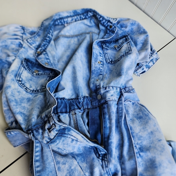 TCEC Womens Blue Light Wash Denim Playsuit Romper Short Sleeve Snap Belted Sz M - Picture 11 of 16